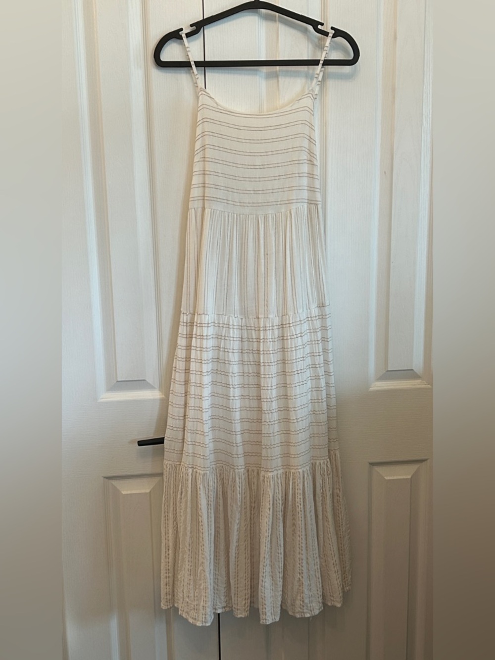 Dex Tiered Maxi Dress White Tan Stripe Tie Back Size M EUC